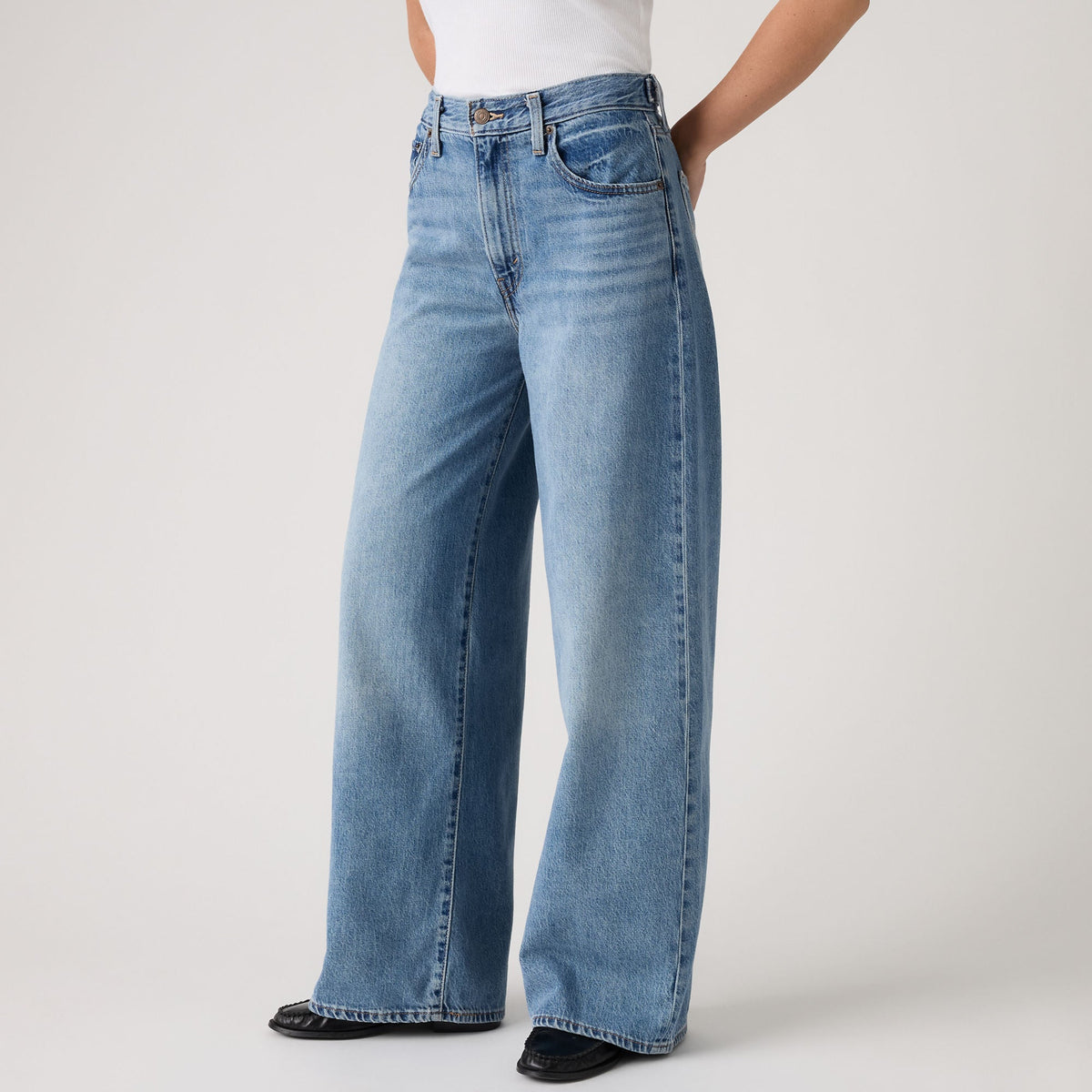 LEVI'S® WOMEN'S CINCH WIDE LEG JEANS - MED INDIGO - WORN IN