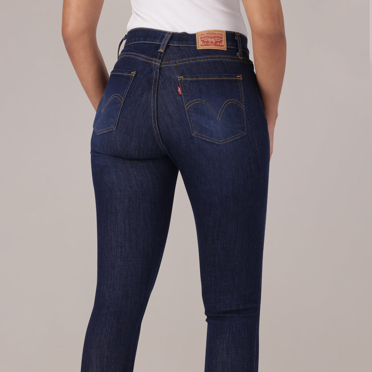 LEVI'S® WOMEN'S CURVY SUPER SKINNY  - MED INDIGO - WORN IN