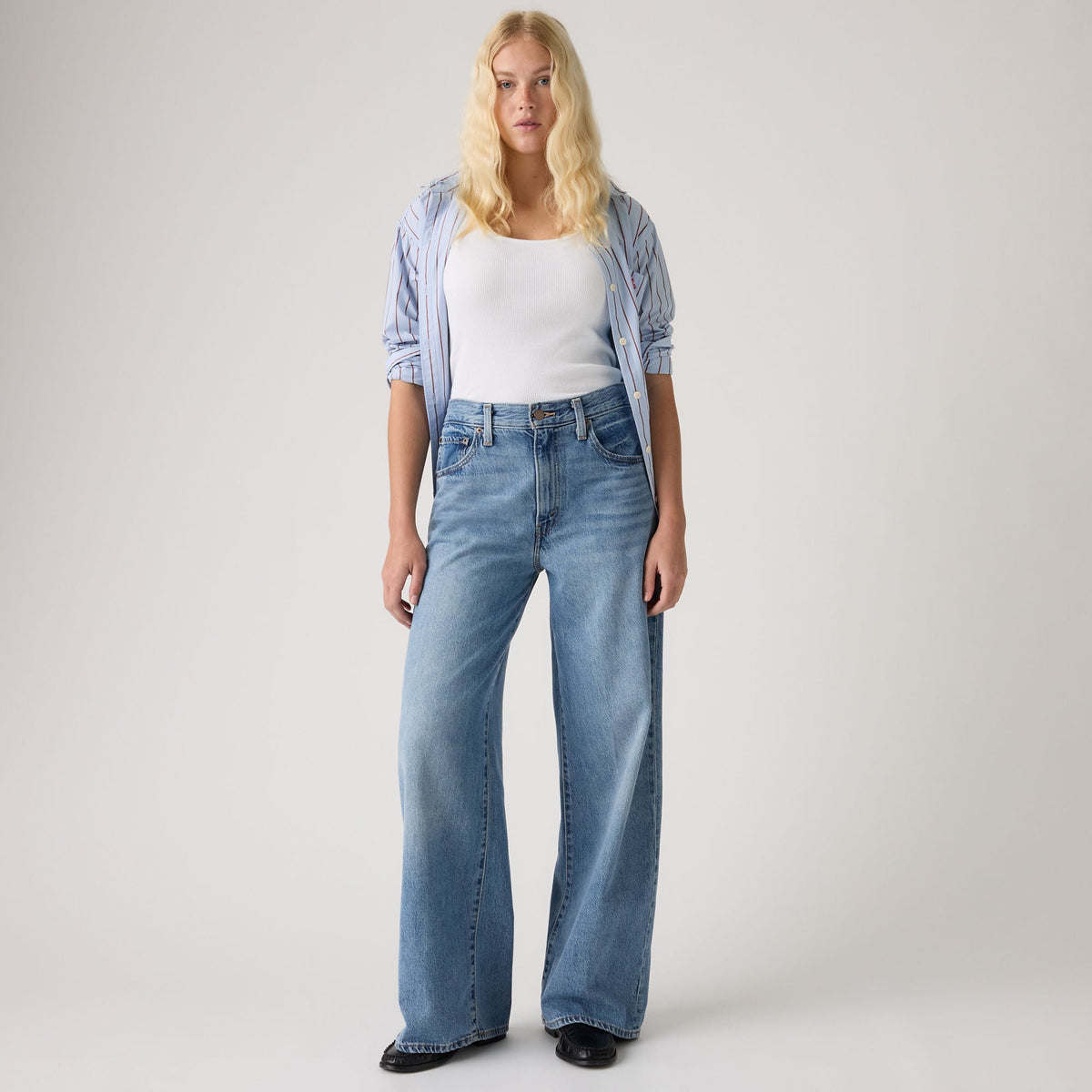 LEVI'S® WOMEN'S CINCH WIDE LEG JEANS - MED INDIGO - WORN IN