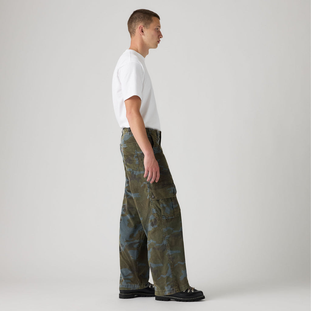 LEVI'S® MEN'S EXTRA BAGGY CARGOS - MULTI-COLOR