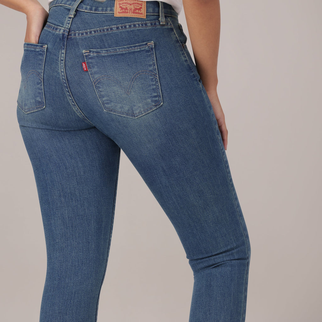 LEVI'S® WOMEN'S CURVY SUPER SKINNY  - MED INDIGO - WORN IN