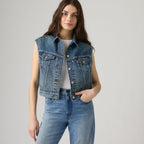 LEVI'S® WOMEN'S SHRUNKEN '90S TRUCKER VEST - LIGHT INDIGO - WORN IN