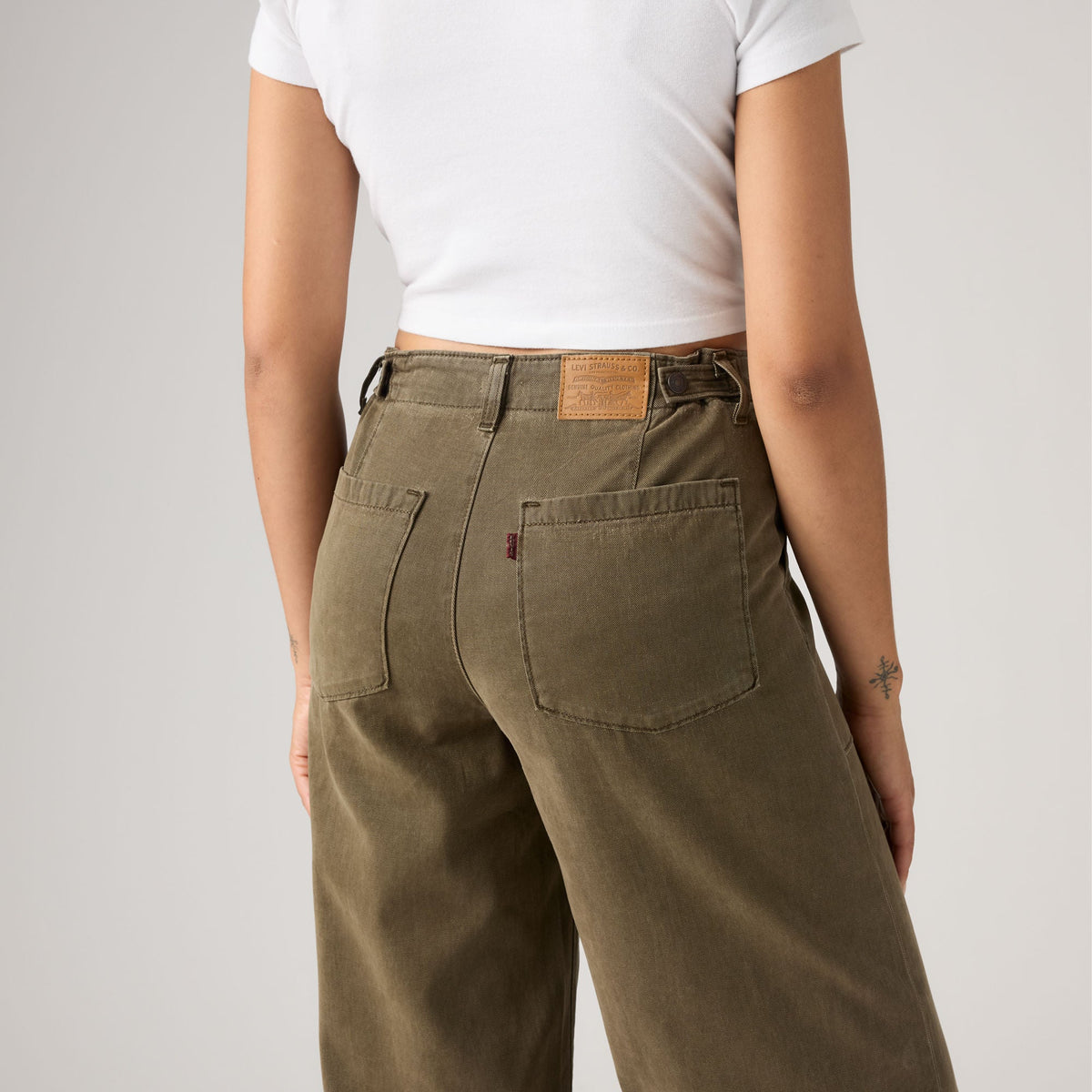 LEVI'S® WOMEN'S CINCH WIDE LEG FATIGUE PANTS - TAN