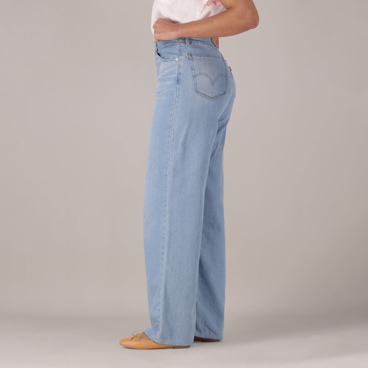 LEVI'S® WOMEN'S CINCH BAGGY JEANS - LIGHT INDIGO - WORN IN