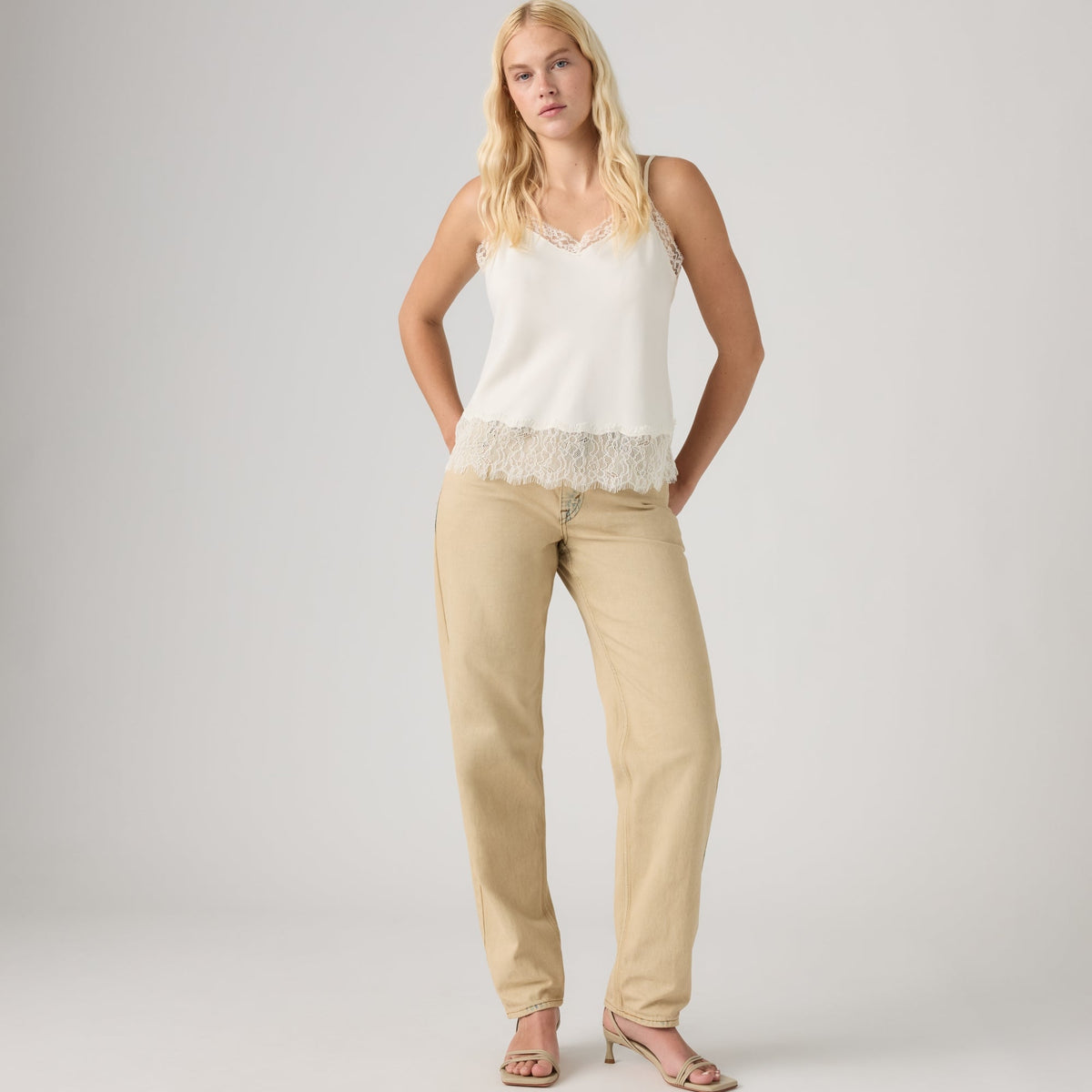 LEVI'S® WOMEN'S LOW STRAIGHT JEANS
