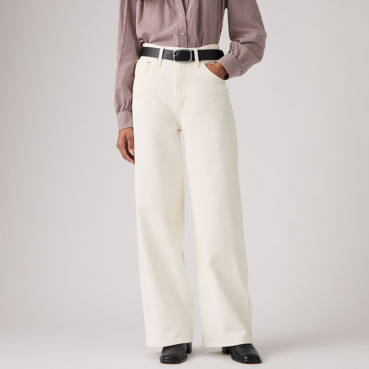 LEVI'S® WOMEN'S CINCH BAGGY JEANS - WHITE