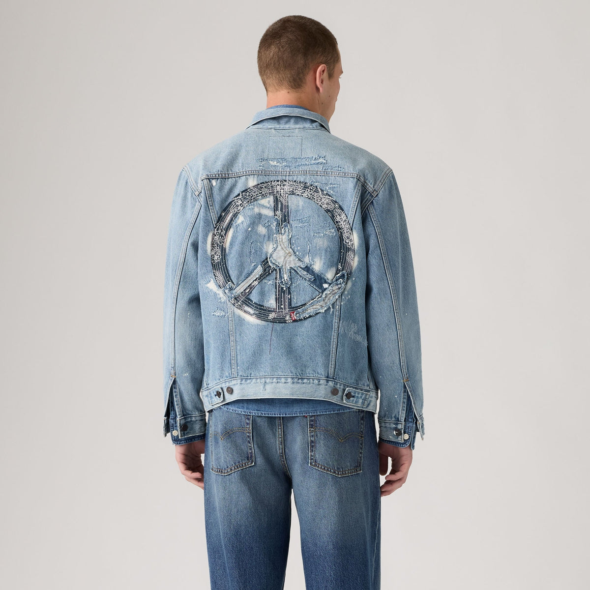 LEVI'S® MEN'S RELAXED TRUCKER JACKET - MULTI-COLOR
