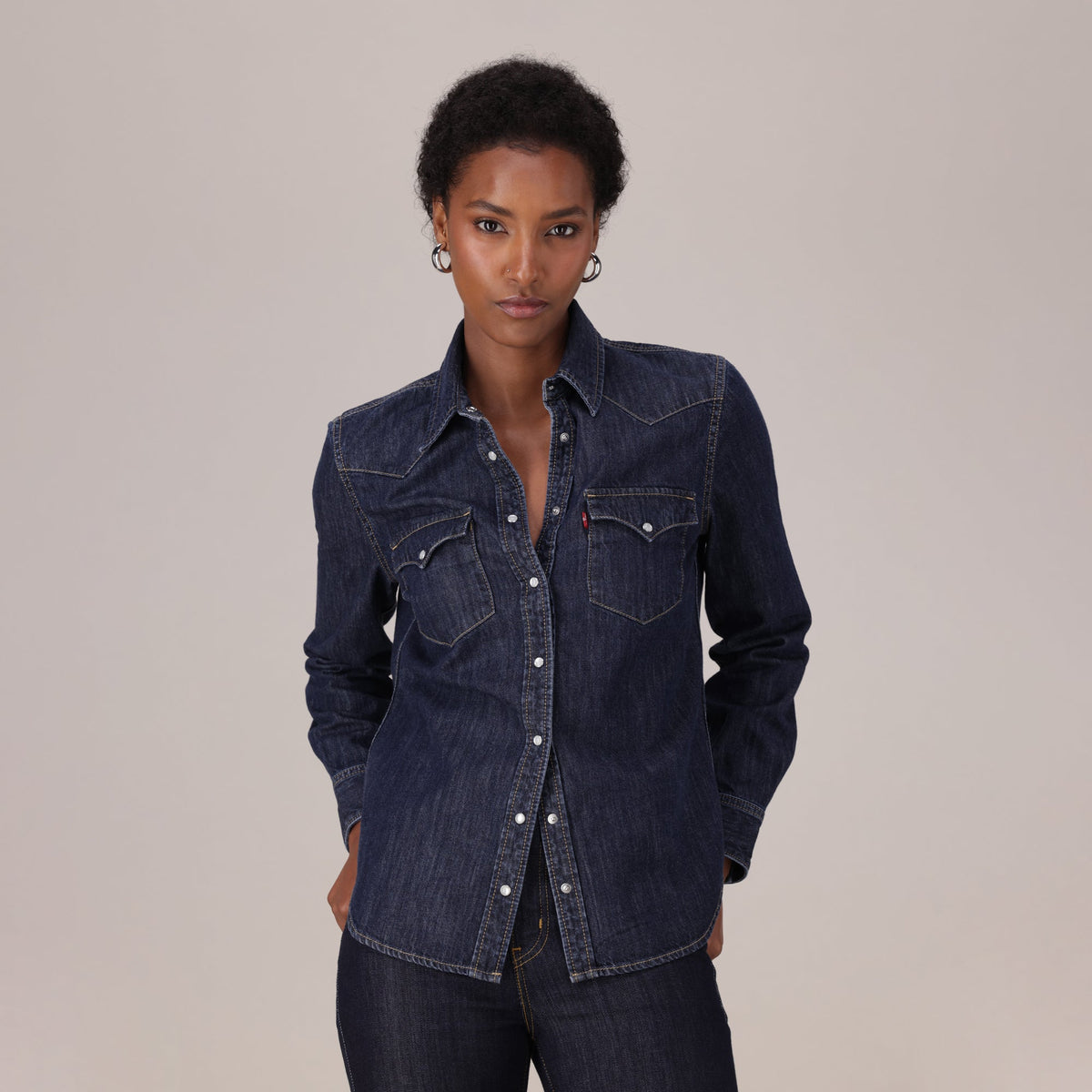 LEVI'S® WOMEN'S HERITAGE WESTERN DENIM SHIRT - MED INDIGO - WORN IN