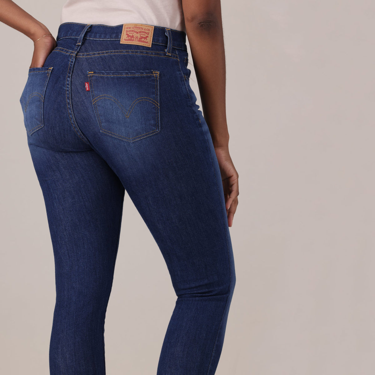 LEVI'S® WOMEN'S CURVY SKINNY  - DARK INDIGO  WORN IN