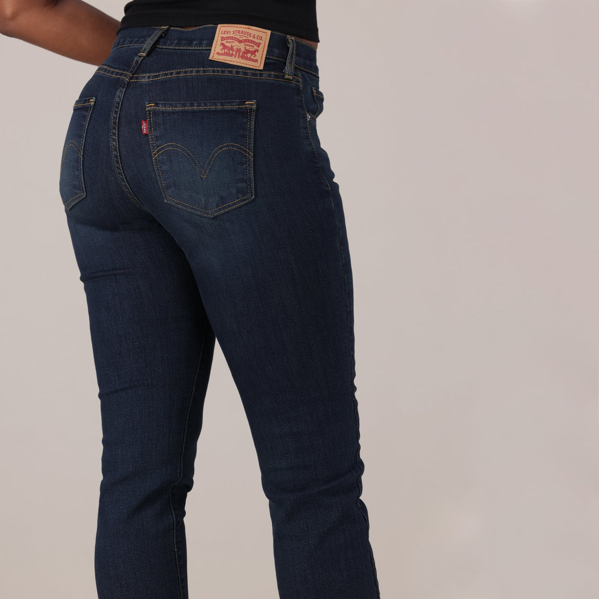 LEVI'S® WOMEN'S CURVY STRAIGHT  - DARK INDIGO - WORN IN