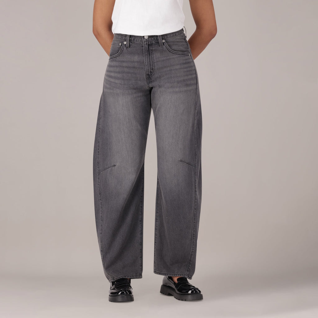 LEVI'S® WOMEN'S CINCH BARREL JEANS - BLACK
