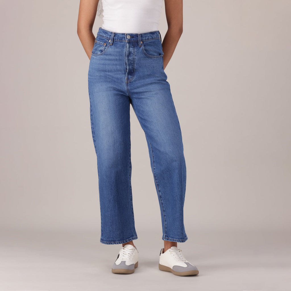 LEVI'S® WOMEN'S RIBCAGE STRAIGHT ANKLE JEANS - MED INDIGO - WORN IN