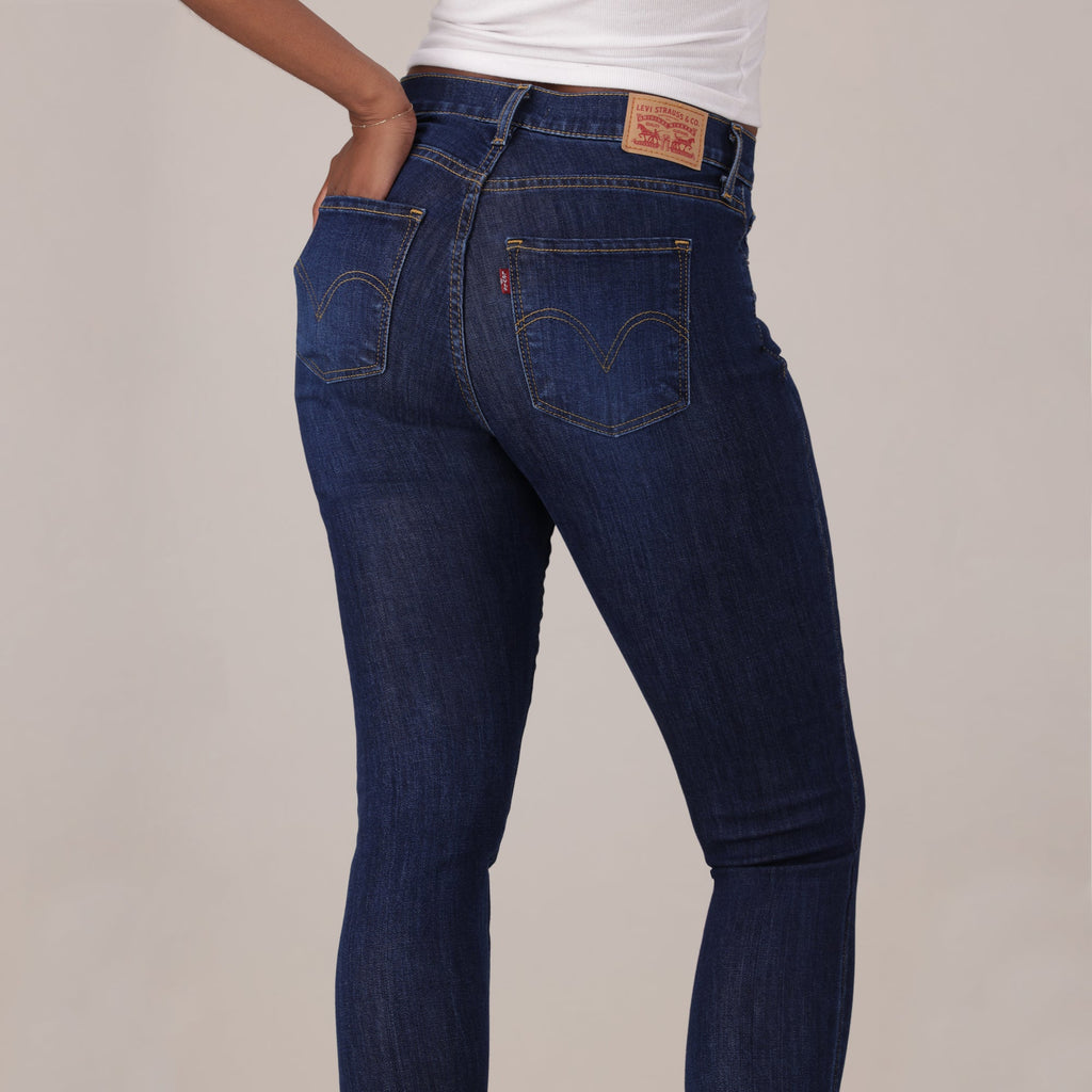 LEVI'S® WOMEN'S CURVY HIGH-RISE SUPER SKINNY  - MED INDIGO - WORN IN