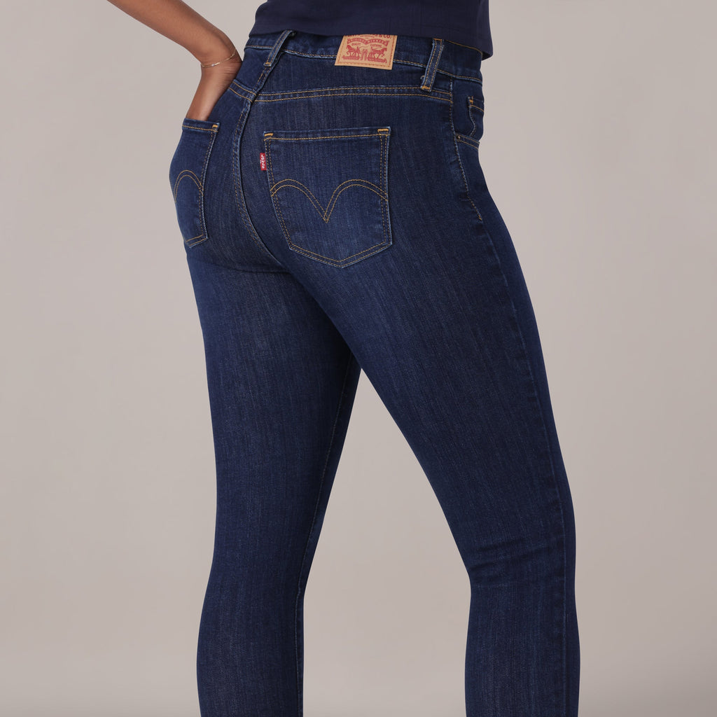 LEVI'S® WOMEN'S CURVY HIGH-RISE SUPER SKINNY  - DARK INDIGO - WORN IN