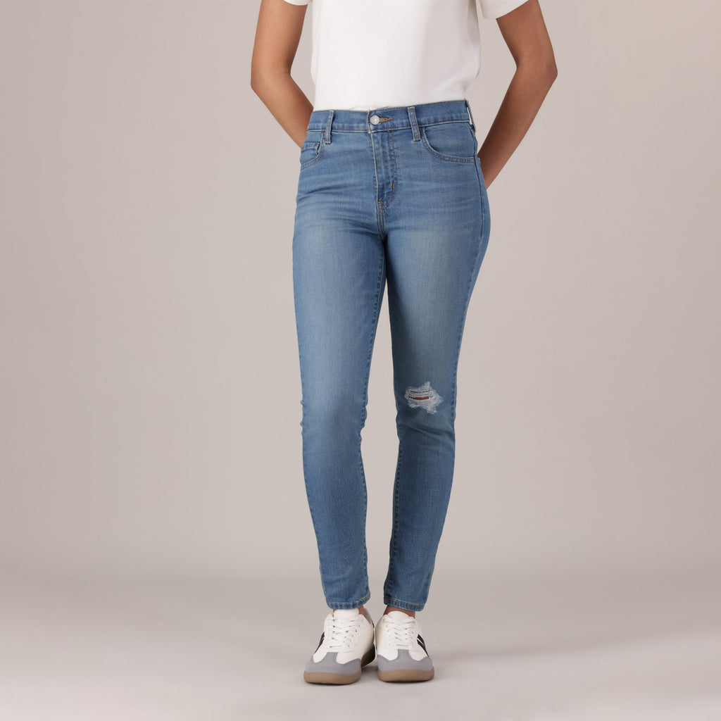 LEVI'S® WOMEN'S 720 HIGH-RISE SUPER SKINNY JEANS - LIGHT INDIGO - WORN IN