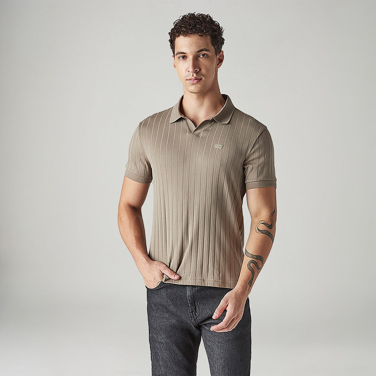 MEN'S TEXTURED KHAKI RIBBED POLO T-SHIRT - BROWN