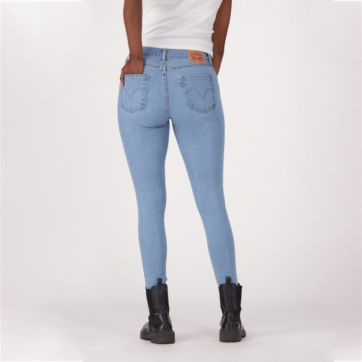 LEVI'S® WOMEN'S CURVY SKINNY  - MED INDIGO - WORN IN
