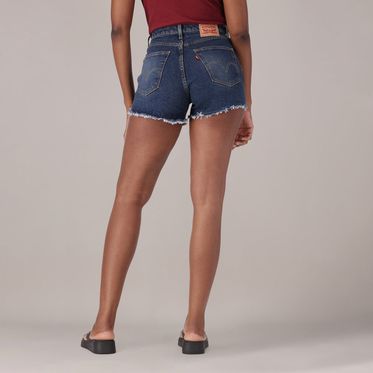 LEVI'S® WOMEN'S 501® CURVE SHORTS - DARK INDIGO - WORN IN
