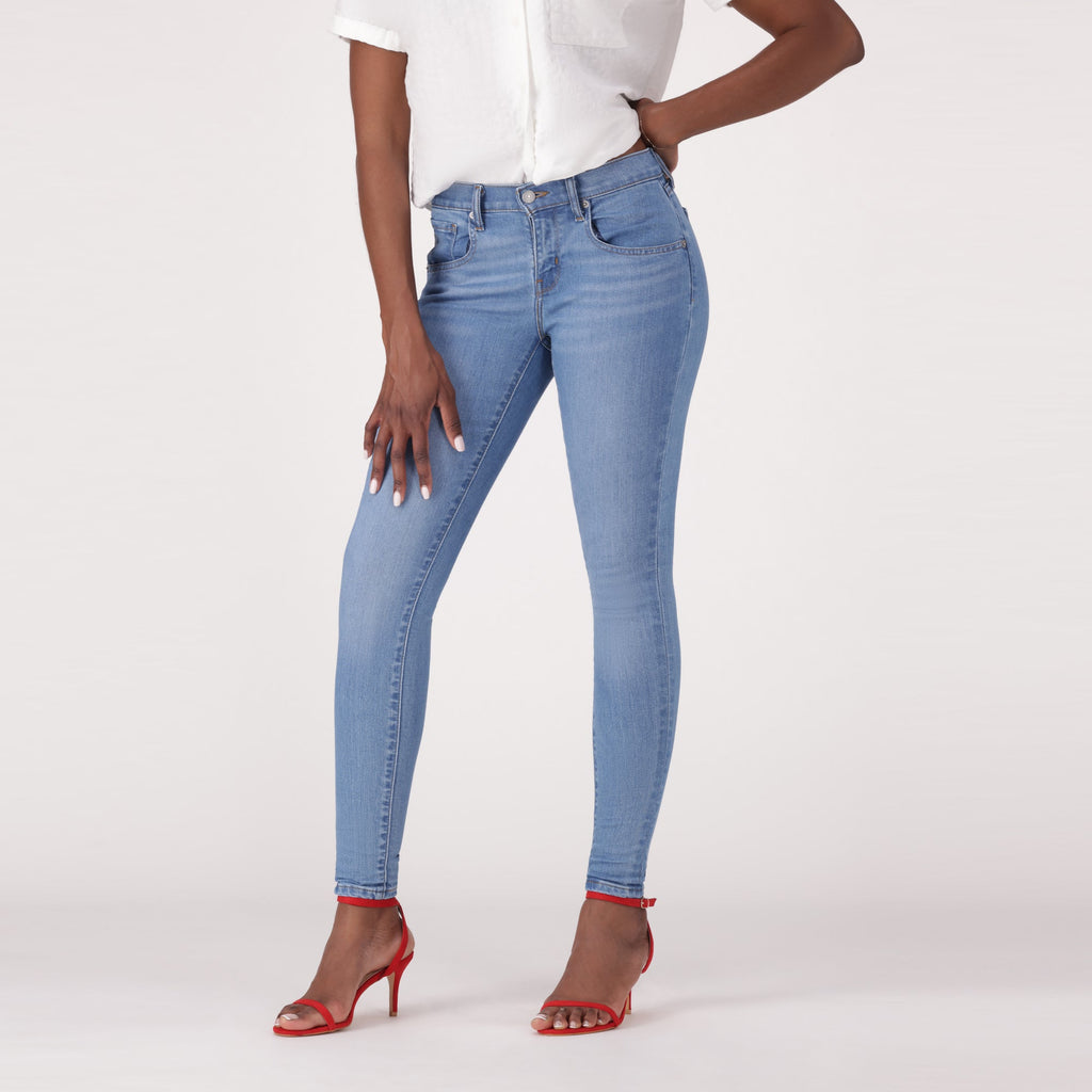 LEVI'S® WOMEN'S CURVY SUPER SKINNY  - MED INDIGO - WORN IN