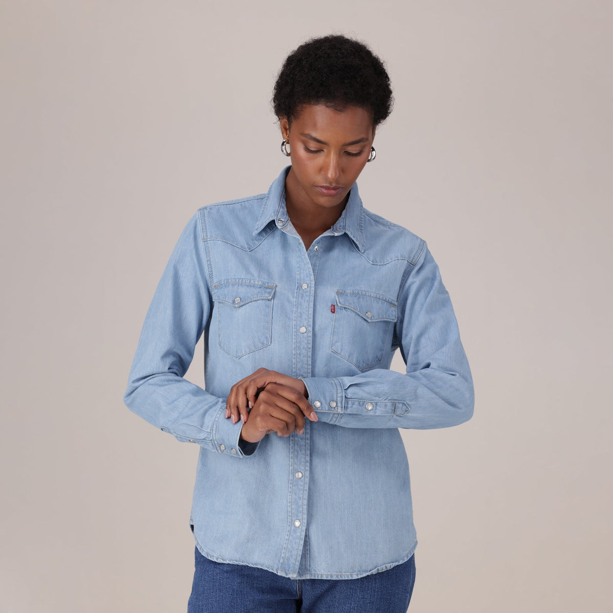 LEVI'S® WOMEN'S HERITAGE WESTERN DENIM SHIRT - MED INDIGO - WORN IN