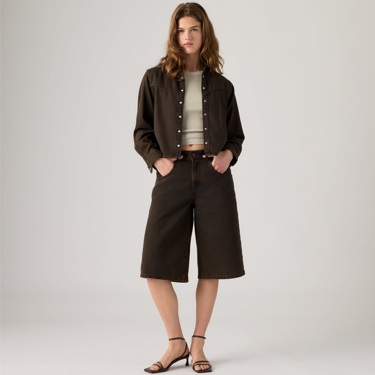 LEVI'S® WOMEN'S SUPER BAGGY JORTS - BROWN