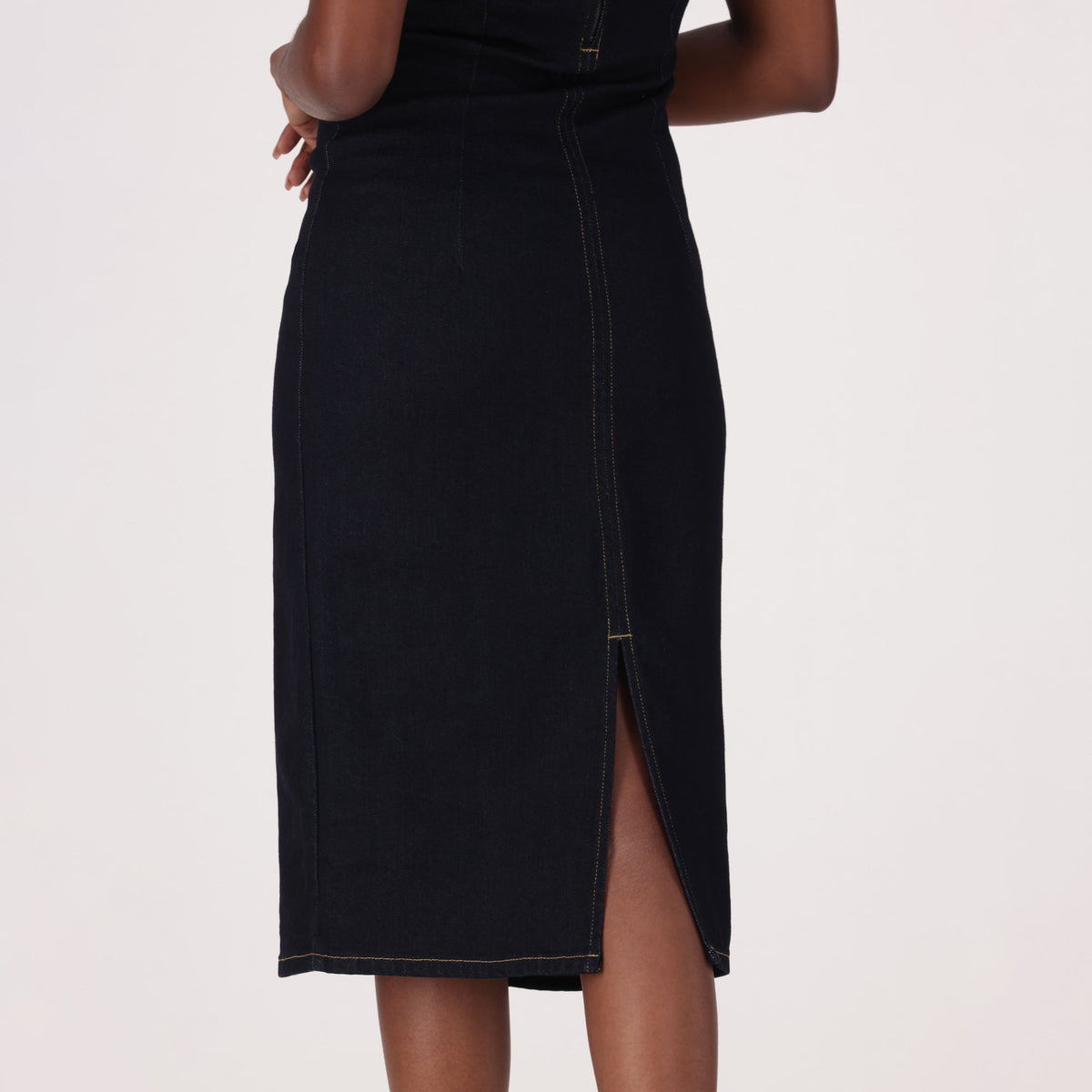 LEVI'S® WOMEN'S COLUMN MIDI DRESS - DARK WASH