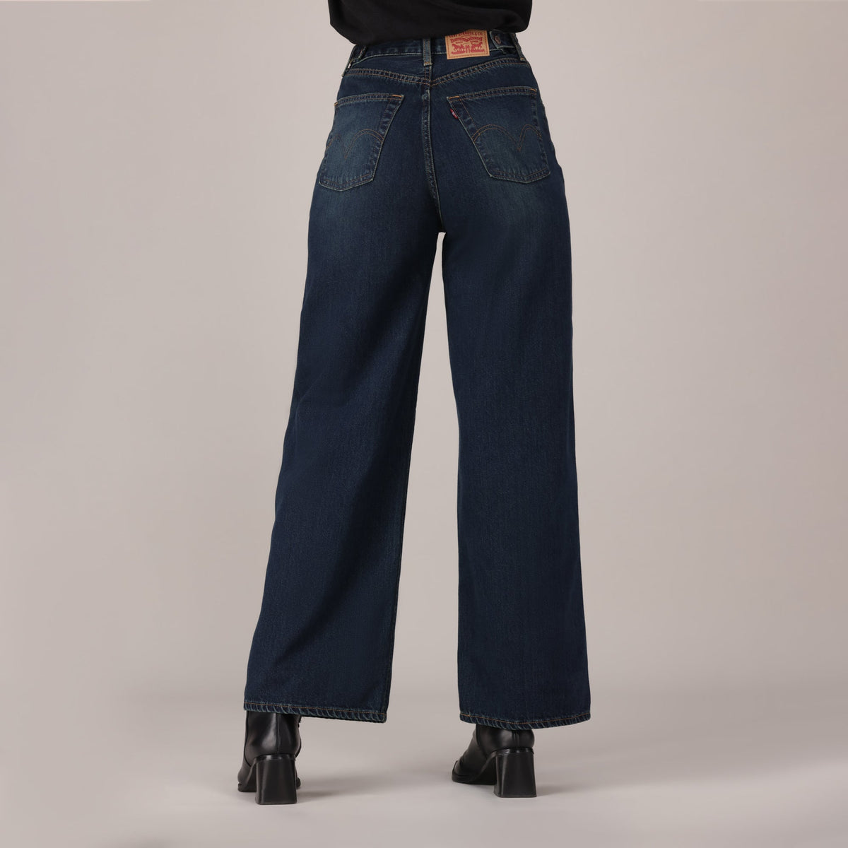 LEVI'S® WOMEN'S CINCH BAGGY JEANS - DARK INDIGO - WORN IN