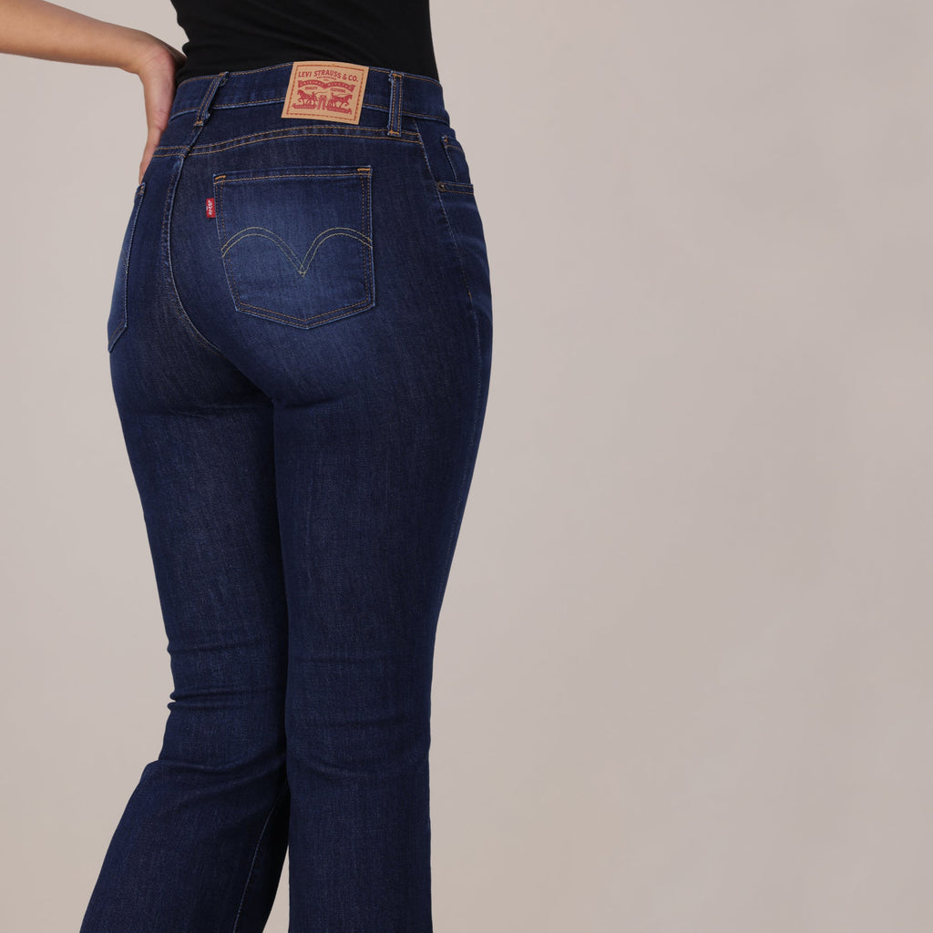 LEVI'S® WOMEN'S CURVY FLARE  - DARK INDIGO - WORN IN