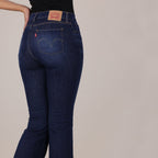 LEVI'S® WOMEN'S CURVY FLARE  - DARK INDIGO - WORN IN