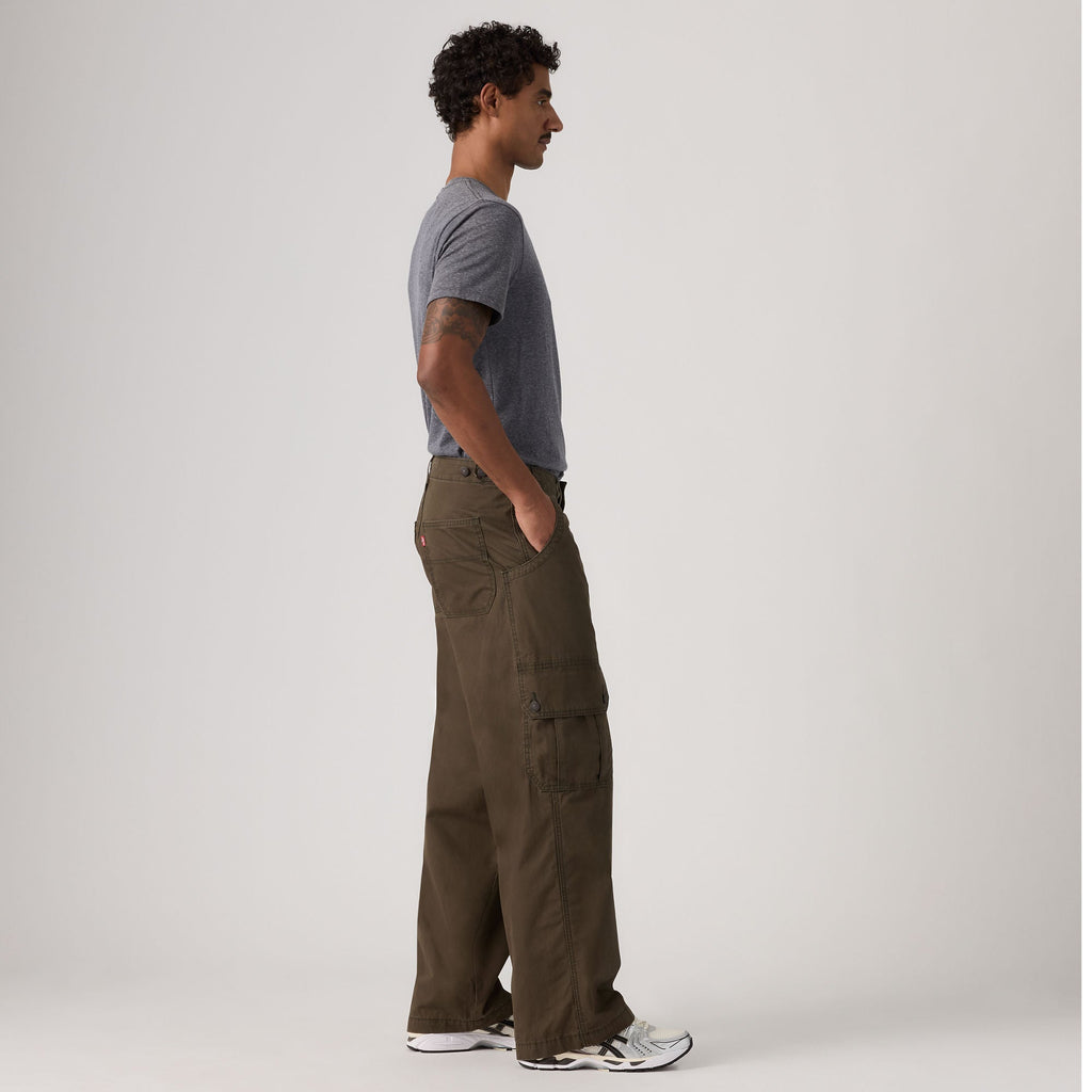 LEVI'S® MEN'S EXTRA BAGGY CARGOS - BROWN